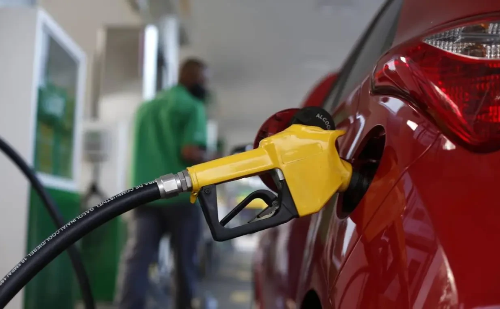Etanol quase R$ 2 mais barato que gasolina em BH e consumo pode crescer