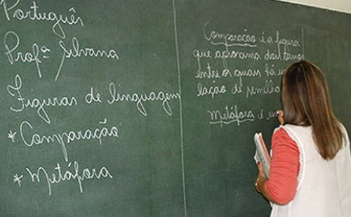 Professora será indenizada por perder nova vaga após demissão no início do ano letivo
