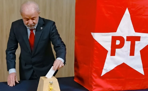 Lula vota em eleição do PT durante Cúpula do Brics no Rio
