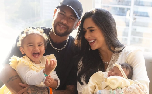 Neymar e Bruna apresentam Mel, sua filha recém-nascida