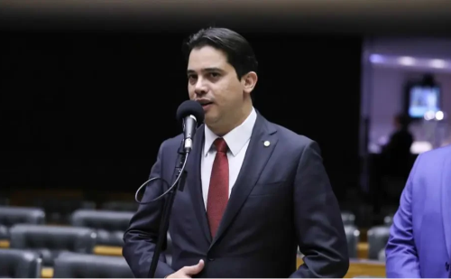 PF investiga desvio de verbas e faz busca no gabinete do deputado Júnior Mano