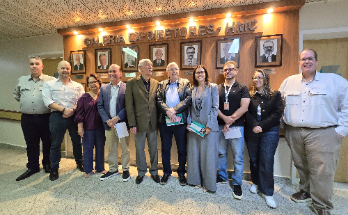 Hospital Márcio Cunha inaugura galeria com nomes de ex-diretores técnicos