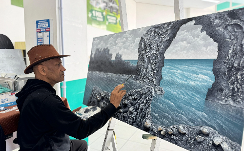 Exposição sobre biodiversidade reúne obras em alto-relevo no hall da Prefeitura de Ipatinga