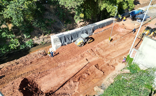 Reconstrução da Avenida Maanaim avança em Ipatinga