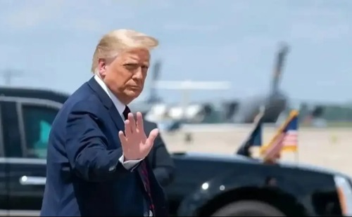 Trump ameaça elevar tarifas sobre produtos brasileiros em retaliação comercial