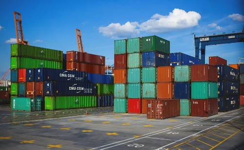 Tarifa de Trump ameaça exportações e encarece produtos dos EUA no Brasil