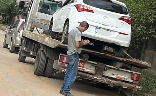 Jovens são presos com carro roubado em Coronel Fabriciano