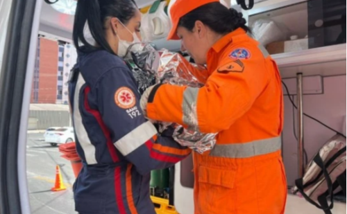 Motorista age rápido, leva mulher ao quartel e bebê nasce dentro de carro em ação conjunta do Samu com o Corpo de Bombeiros em MG