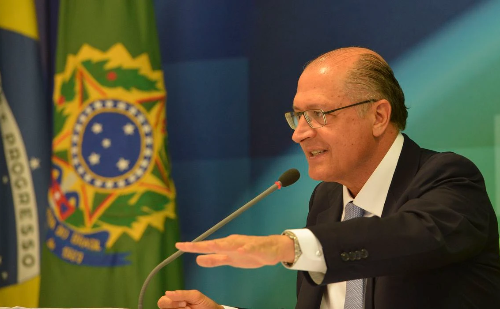 Governo prepara reação à tarifa dos EUA com nova regulamentação