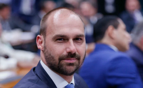 Sobretaxa imposta por Trump pressiona Eduardo Bolsonaro no STF