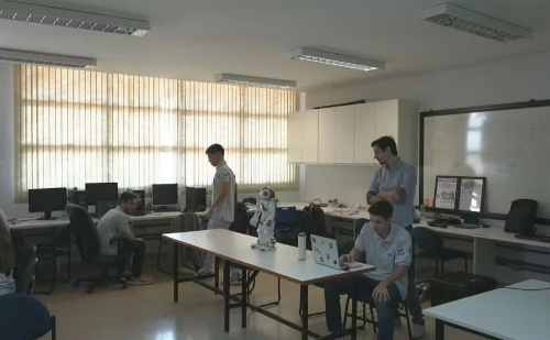 Rio de Janeiro investe em cursos inéditos de IA e quer liderar setor até 2032