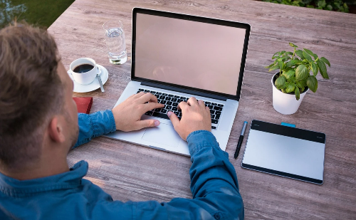 Cansaço mental constante pode ser sinal de infobesidade digital