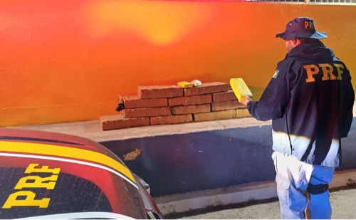 PRF apreende 170 kg de drogas em Abre Campo