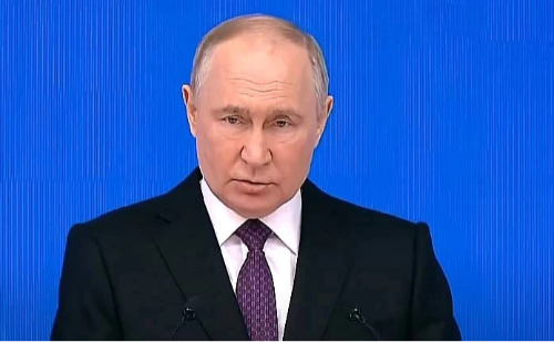 Após ultimato de Trump, Putin mantém guerra na Ucrânia e ignora pressão