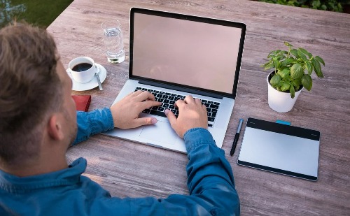Cansaço mental constante pode ser sinal de infobesidade