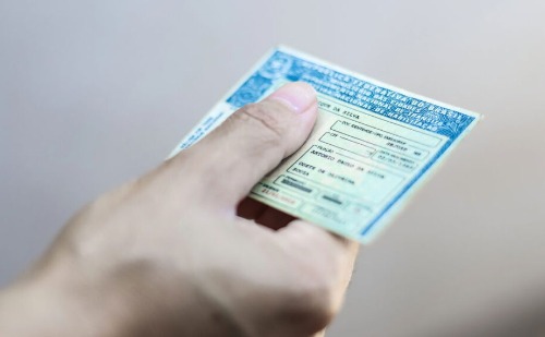 Nova lei garante CNH gratuita para pessoas de baixa renda a partir de agosto