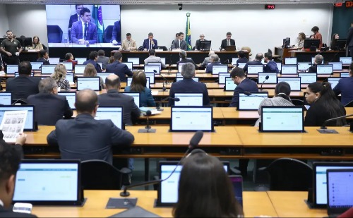 Câmara aprova isenção de IR para salários de até R$ 5 mil