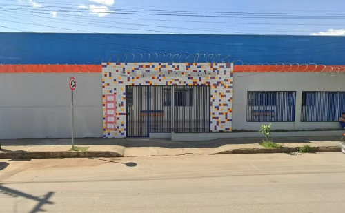 Professora chuta aluno de 5 anos e é indiciada por maus-tratos em MG