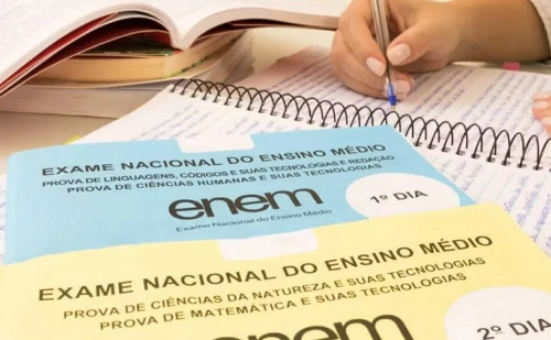 Com salto histórico, Minas lidera redação do Enem 2024