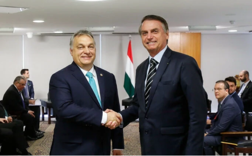 Carlos e Eduardo reagem a apoio internacional recebido por Bolsonaro