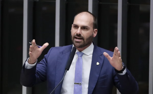 STF bloqueia contas e bens de Eduardo Bolsonaro