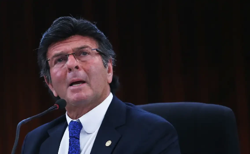 STF mantém restrições a Bolsonaro apesar de voto contrário de Fux