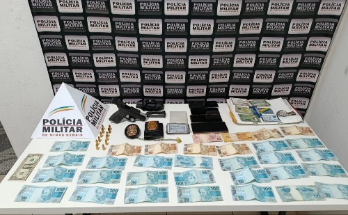 Homem é preso com arma, documentos falsos e distintivos policiais em Timóteo
