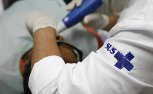 Governo abre seleção com bolsas de R$ 10 mil para médicos especialistas no SUS