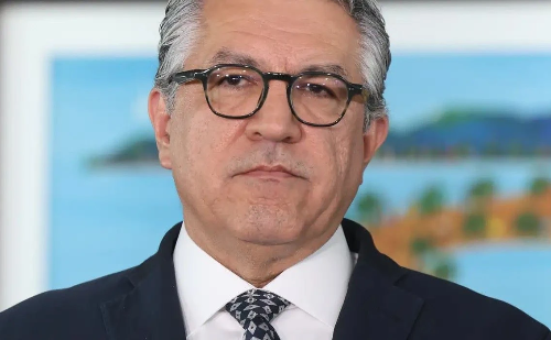Governo anuncia R$ 450 milhões para inovação em saúde e critica postura dos EUA