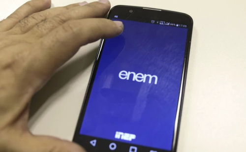 Com mais de 4,8 milhões de inscritos, Enem 2025 bate recorde histórico