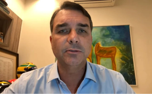 Flávio Bolsonaro critica Lula e diz que presidente ‘parece bêbado’ ao falar de Trump
