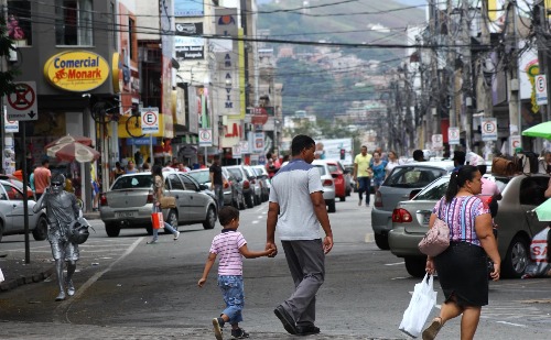 Comércio do Vale do Aço terá horário estendido na véspera do Dia dos Pais