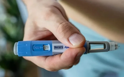 'Ozempic Makeover' impulsiona cirurgias após emagrecimento acelerado