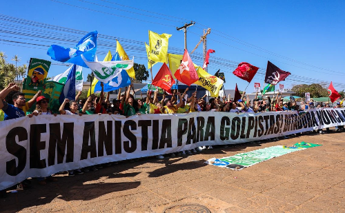 Atos em todo o Brasil reagem contra tarifaço dos EUA e sanção a Moraes