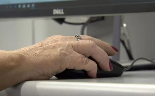 Conectados aos 60+: número de idosos na internet dispara no Brasil