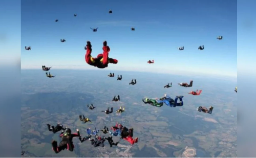 Colisão no ar durante salto mata paraquedista em Boituva