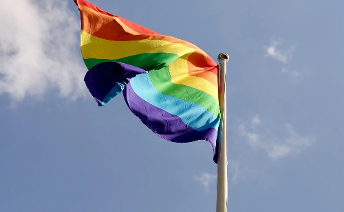 Justiça manda encerrar cotas para trans na Furg