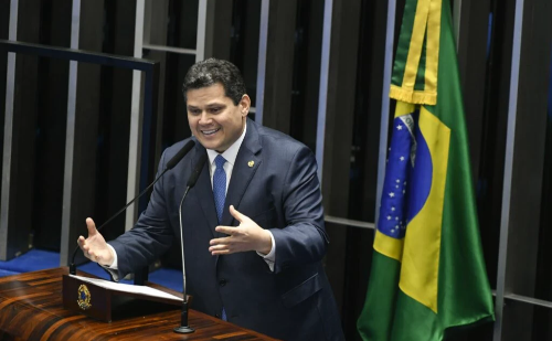 Alcolumbre critica protestos da oposição e pede retorno ao diálogo no Congresso