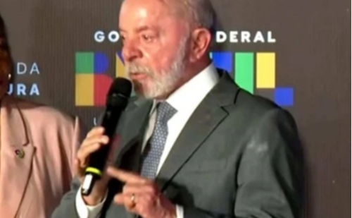 Em exibição de filme, Lula se emociona ao lembrar vítimas infantis em Gaza