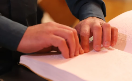 Minas lança Braille Delivery com empréstimo gratuito de livros e audiolivros