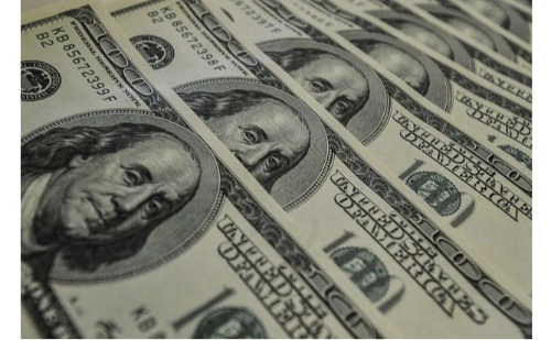 Dólar recua e fecha em R$ 5,38, menor cotação em mais de um ano