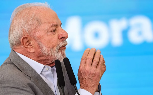 Lula promete envio de projeto sobre redes digitais ao Congresso