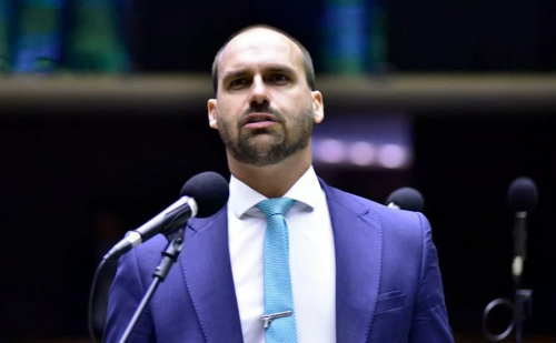 Eduardo Bolsonaro critica investigação contra pastor Silas Malafaia