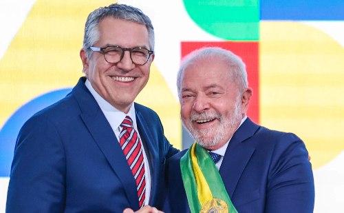 EUA retiram vistos da esposa e filha de Alexandre Padilha