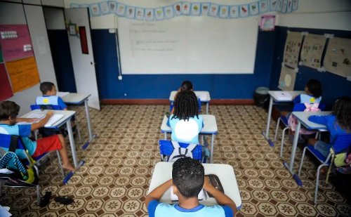 Escolas de São Paulo ampliam horário para 9 horas diárias no ensino integral