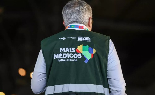 EUA são alvo de repúdio da associação de médicos cubanos no Brasil por sanções ao ´Mais Médicos´