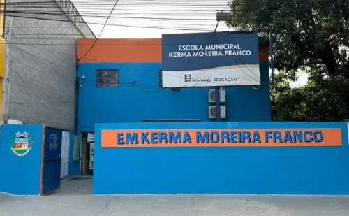 Adolescente é esfaqueado em frente a escola após briga marcada por WhatsApp