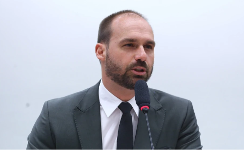 Eduardo Bolsonaro declara apoio a Malafaia após críticas reveladas pela PF