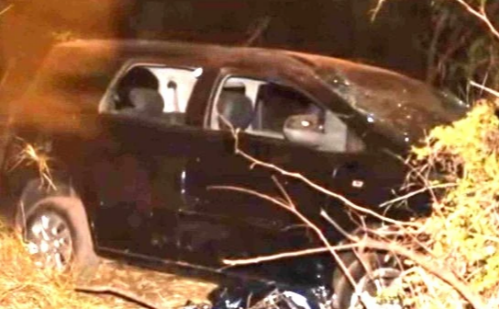 Homem morre ao ser arremessado de táxi que capotou durante fuga após furto em Minas Gerais