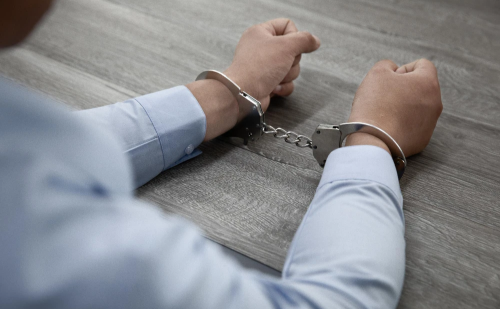Homem denunciado pelo MPMG por estupro de vulnerável, ocorrido em Mesquita, é detido nos Estados Unidos
